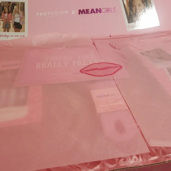 BNIB💋Mean Girls x Profusion PR Box - Picture 6 of 7